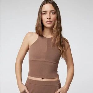 Vuori Almond Ribbed Cropped Tank